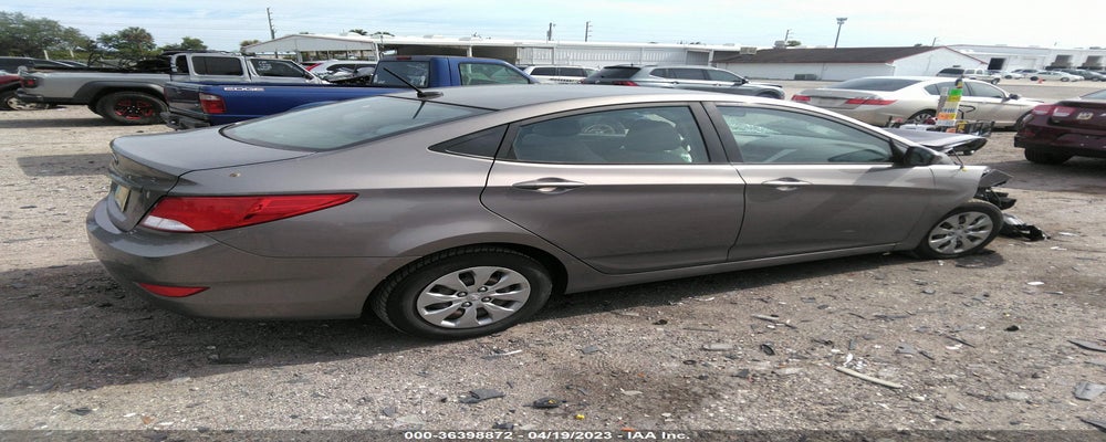 KMHCT4AE2HU366676 2017 HYUNDAI ACCENT photo no. 4