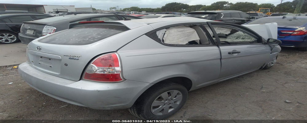 KMHCM3AC8AU185979 2010 HYUNDAI ACCENT photo no. 4