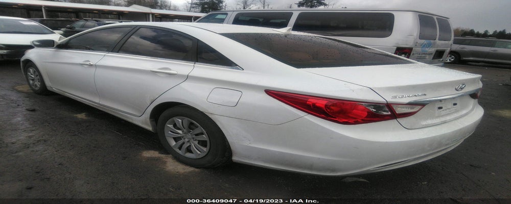 5NPEB4AC0BH265619 2011 HYUNDAI SONATA photo no. 3