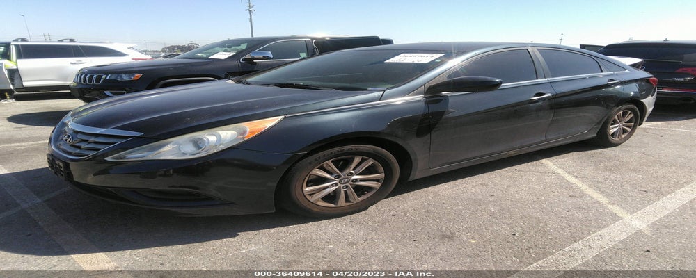 5NPEB4AC5BH144584 2011 HYUNDAI SONATA photo no. 2
