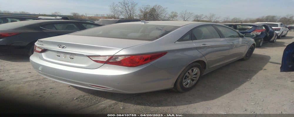 5NPEB4AC4BH279202 2011 HYUNDAI SONATA photo no. 4