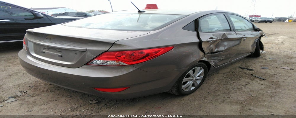 KMHCU4AE2DU434031 2013 HYUNDAI ACCENT photo no. 4