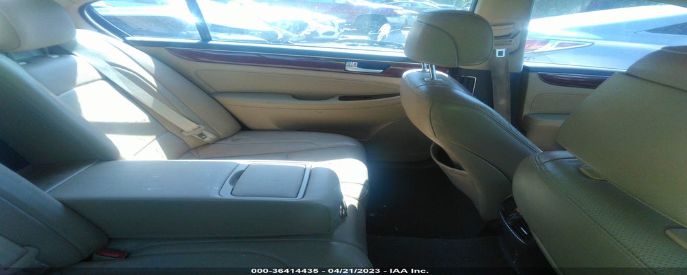 KMHGC4DD5CU176383 2012 HYUNDAI GENESIS photo no. 8