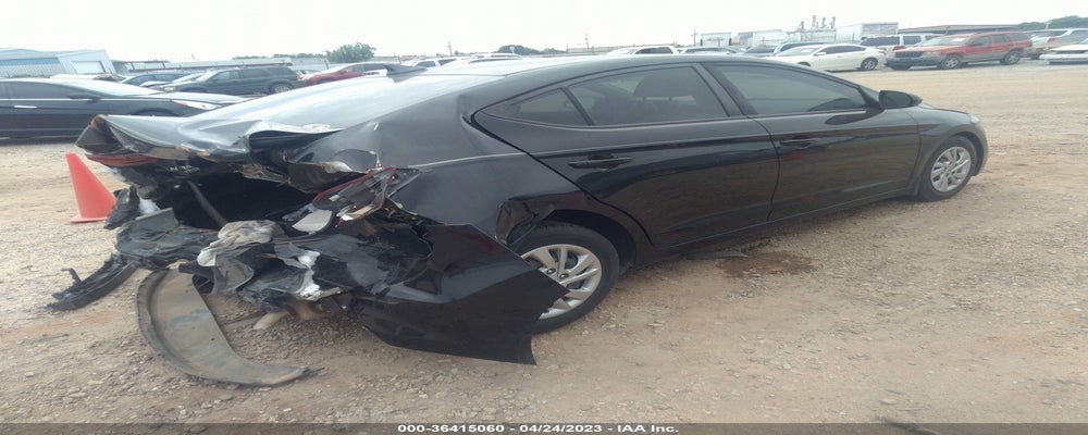 KMHD74LF8HU378863 2017 HYUNDAI ELANTRA photo no. 4