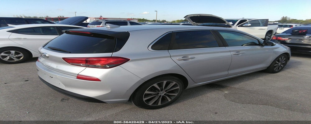 KMHH35LE8JU063271 2018 HYUNDAI ELANTRA GT photo no. 4