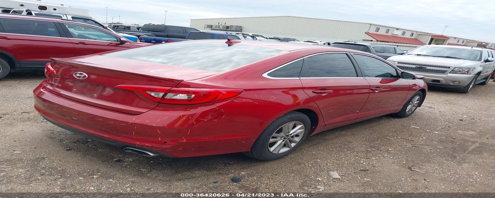 5NPE24AF3FH161562 2015 HYUNDAI SONATA photo no. 4