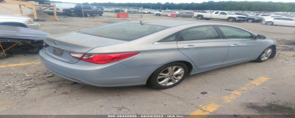 5NPEC4AC4BH024661 2011 HYUNDAI SONATA photo no. 4