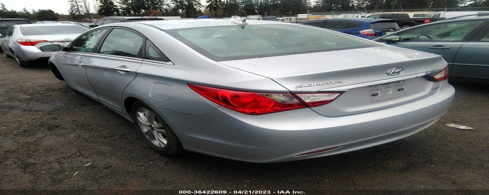 5NPEC4AC1BH010376 2011 HYUNDAI SONATA photo no. 3