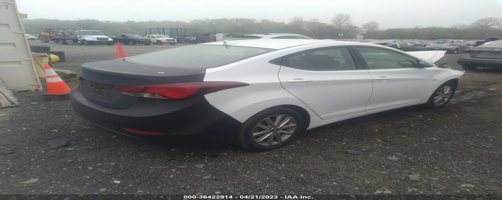 5NPDH4AEXFH583491 2015 HYUNDAI ELANTRA photo no. 4