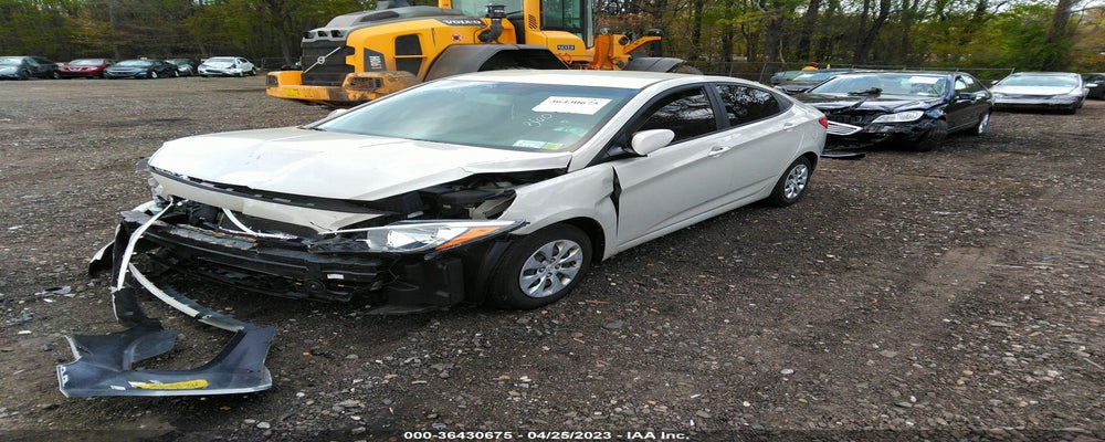 KMHCT4AE7GU071555 2016 HYUNDAI ACCENT photo no. 2