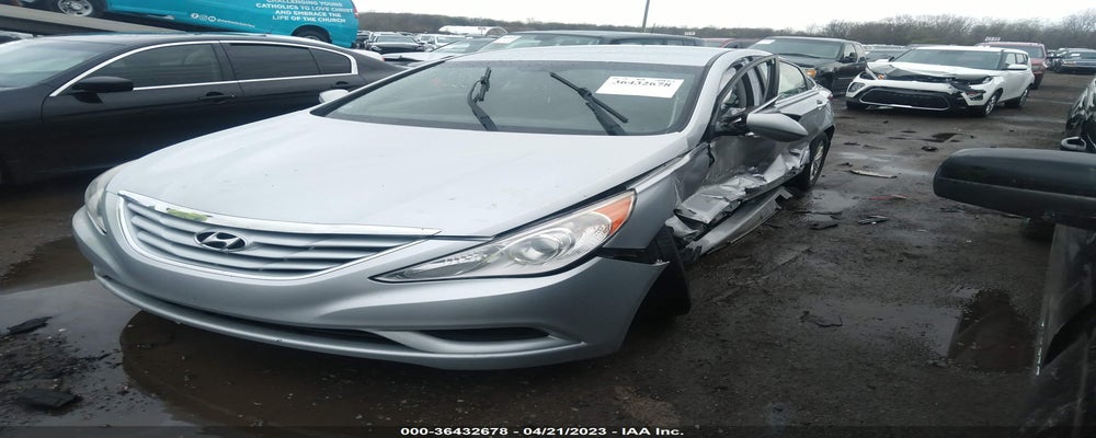 5NPEB4AC3BH035587 2011 HYUNDAI SONATA photo no. 2