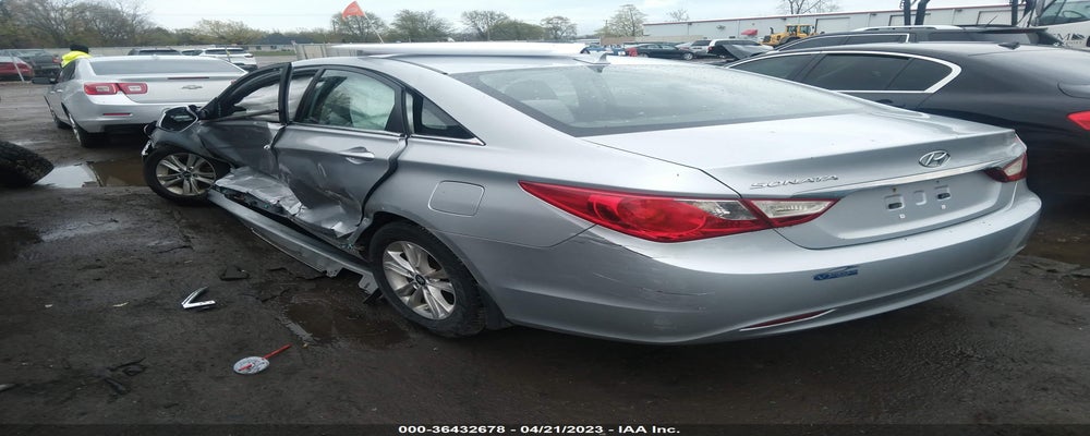 5NPEB4AC3BH035587 2011 HYUNDAI SONATA photo no. 3