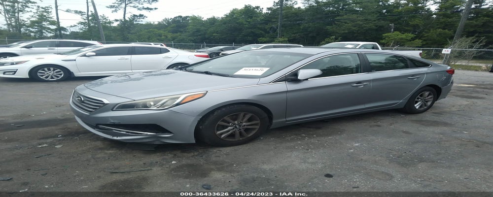 5NPE24AF0FH123576 2015 HYUNDAI SONATA photo no. 2