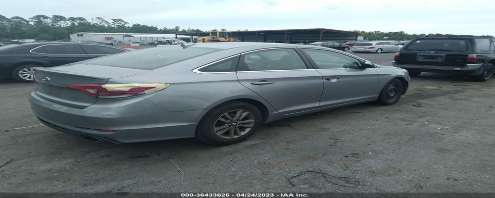 5NPE24AF0FH123576 2015 HYUNDAI SONATA photo no. 4