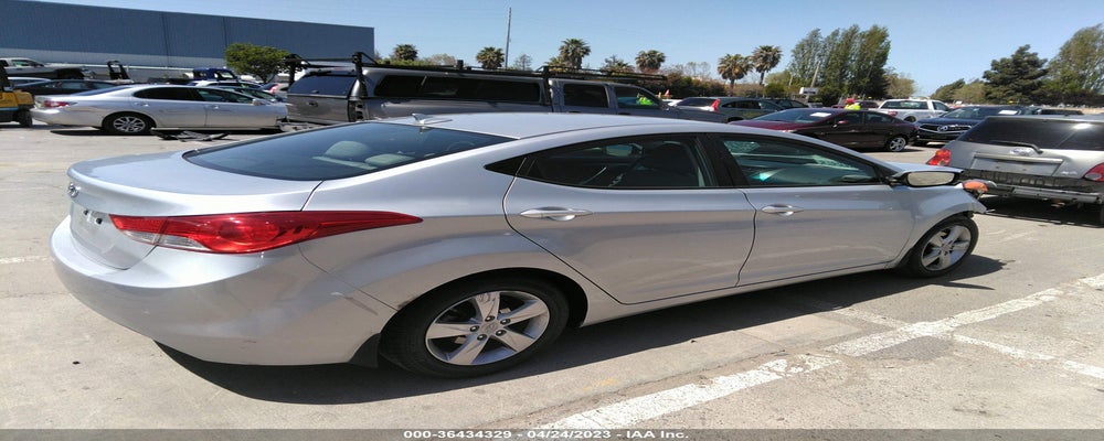 5NPDH4AE6DH303501 2013 HYUNDAI ELANTRA photo no. 4