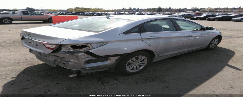 5NPEB4AC9BH164868 2011 HYUNDAI SONATA photo no. 4