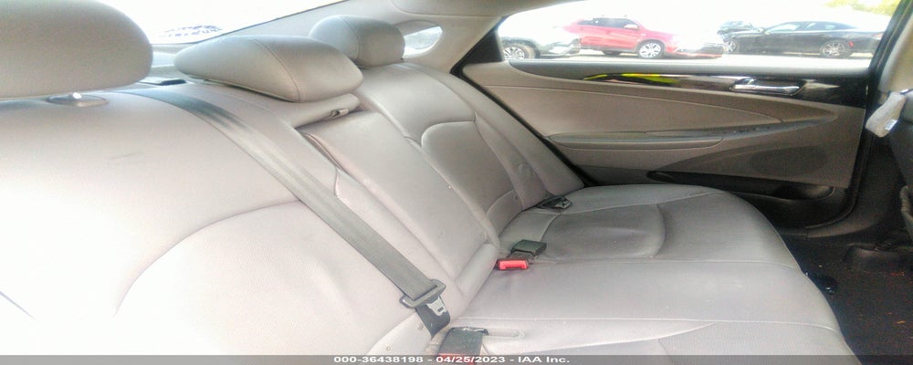 5NPEC4AC2BH174669 2011 HYUNDAI SONATA photo no. 8