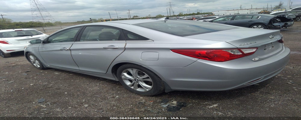 5NPEC4AC3BH123648 2011 HYUNDAI SONATA photo no. 3