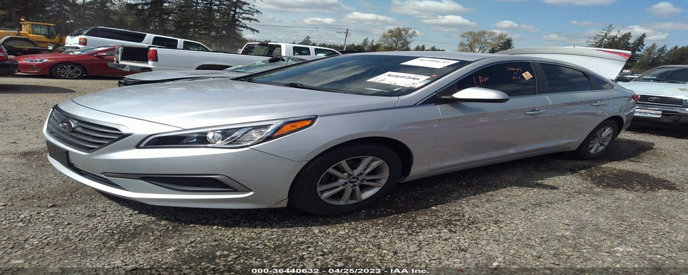5NPE24AF1HH495740 2017 HYUNDAI SONATA photo no. 2