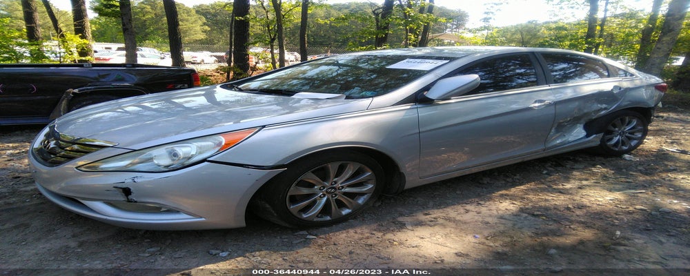 5NPEC4AB2BH318194 2011 HYUNDAI SONATA photo no. 2