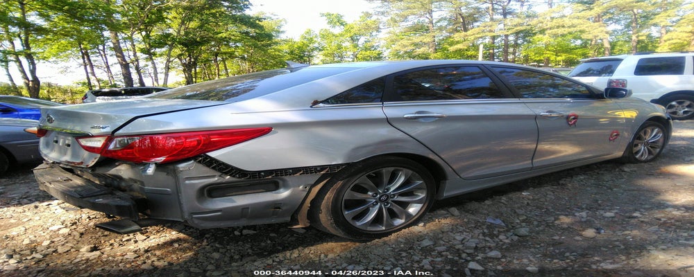5NPEC4AB2BH318194 2011 HYUNDAI SONATA photo no. 4