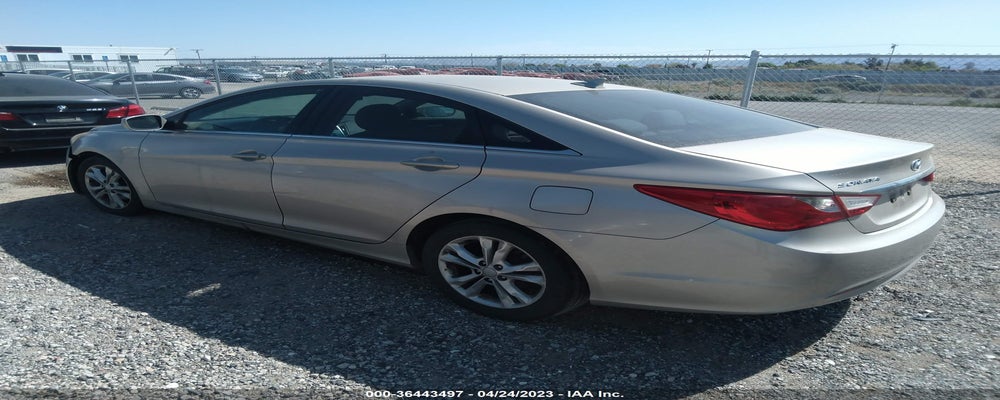 5NPEB4AC4BH051426 2011 HYUNDAI SONATA photo no. 3