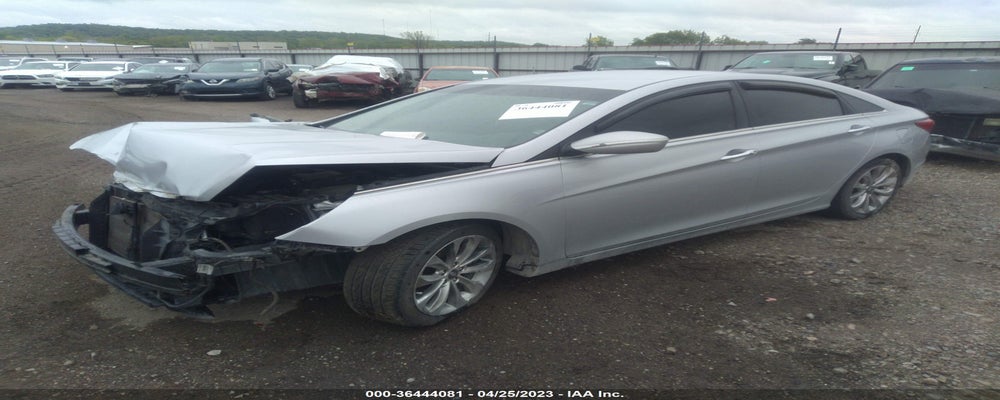 5NPEC4AC5BH260347 2011 HYUNDAI SONATA photo no. 2
