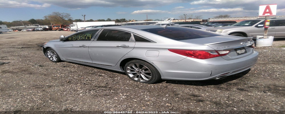 5NPEC4AC2DH633704 2013 HYUNDAI SONATA photo no. 3