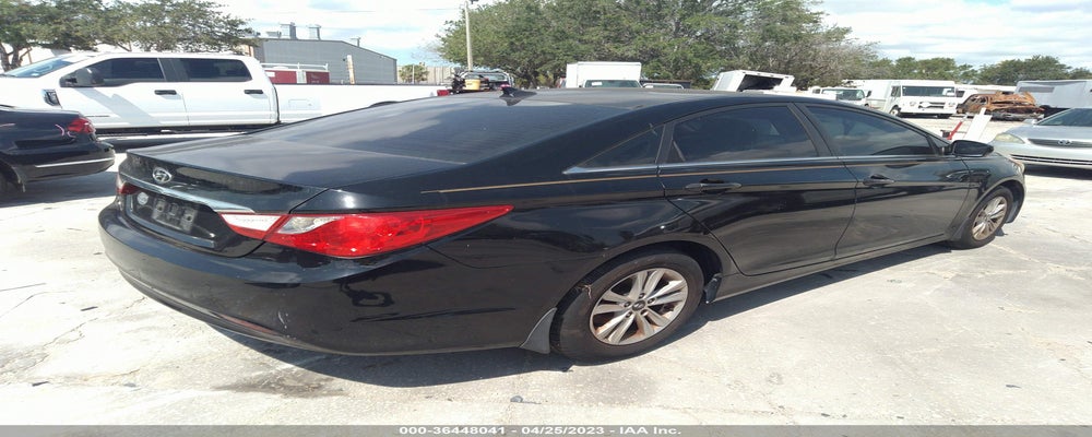 5NPEB4AC8BH197358 2011 HYUNDAI SONATA photo no. 4