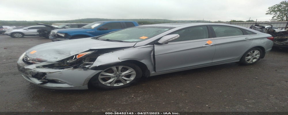 5NPEC4AC0BH116897 2011 HYUNDAI SONATA photo no. 2