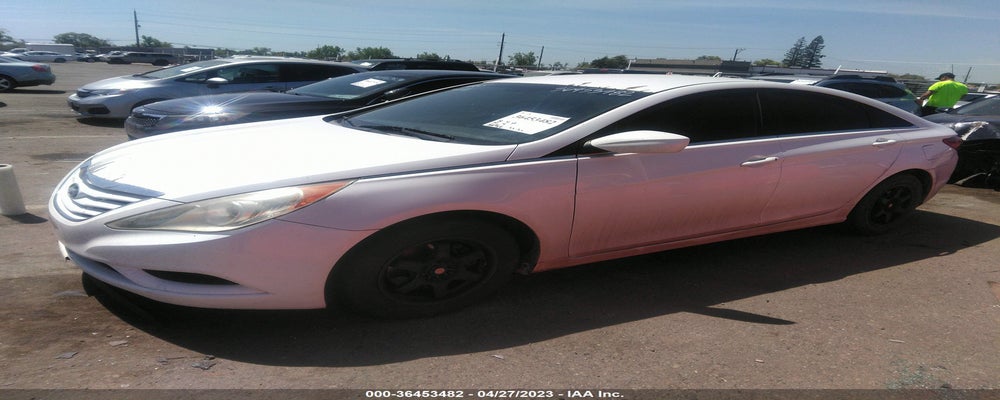5NPEB4AC3BH066077 2011 HYUNDAI SONATA photo no. 2