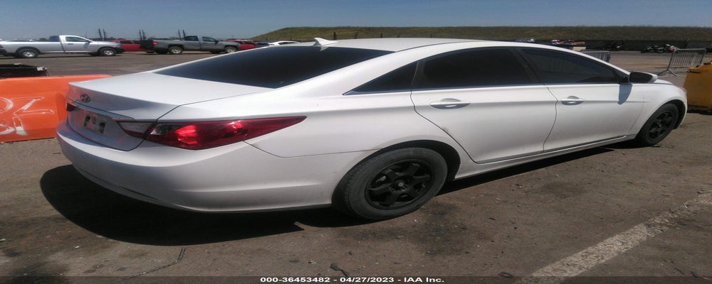 5NPEB4AC3BH066077 2011 HYUNDAI SONATA photo no. 4