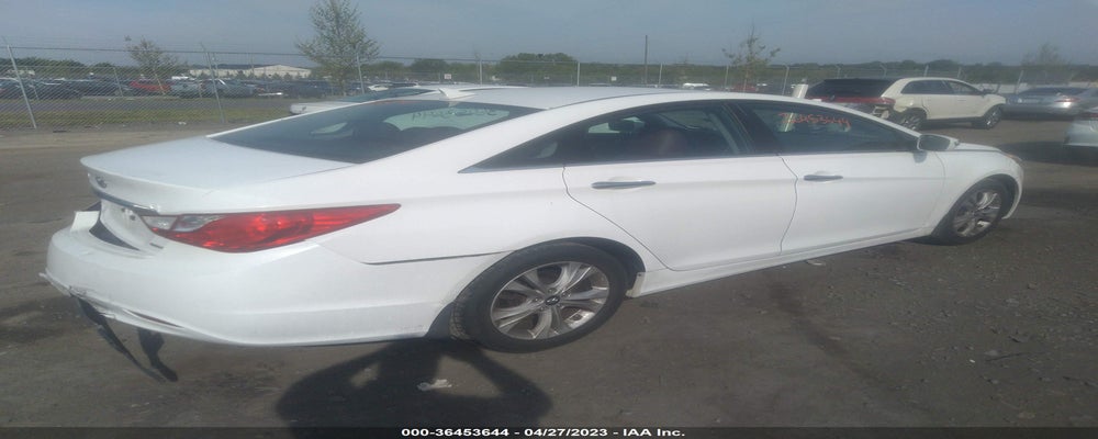 5NPEC4AC4BH198942 2011 HYUNDAI SONATA photo no. 4