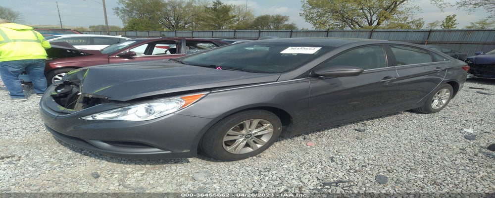 5NPEB4AC7BH279338 2011 HYUNDAI SONATA photo no. 2