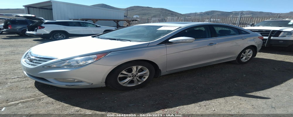 5NPEC4ACXBH142472 2011 HYUNDAI SONATA photo no. 2