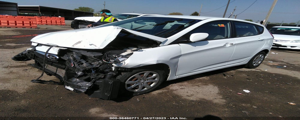KMHCT5AE4DU080991 2013 HYUNDAI ACCENT photo no. 2