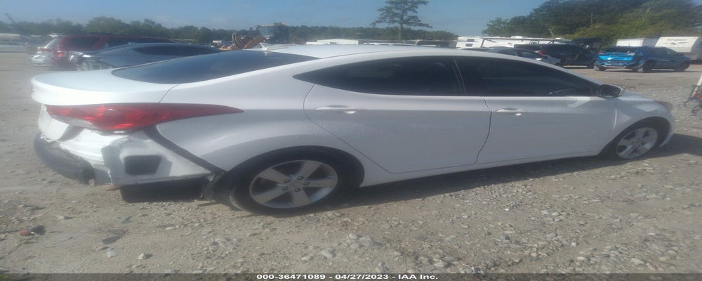 5NPDH4AEXDH430493 2013 HYUNDAI ELANTRA photo no. 4