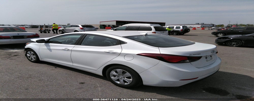 5NPDH4AE1GH786173 2016 HYUNDAI ELANTRA photo no. 3
