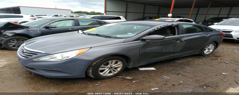 5NPEB4AC0BH133718 2011 HYUNDAI SONATA photo no. 2