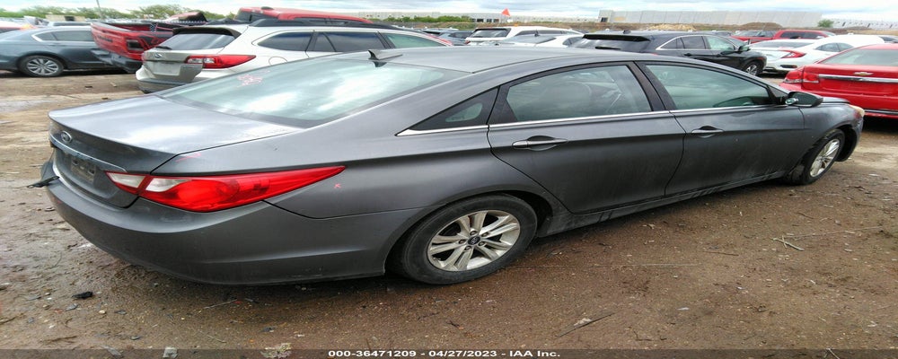 5NPEB4AC0BH133718 2011 HYUNDAI SONATA photo no. 4