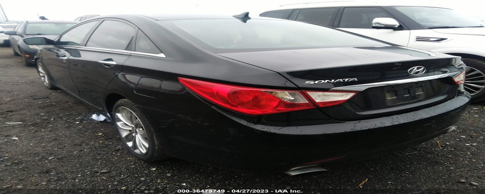 5NPEC4AC4BH063461 2011 HYUNDAI SONATA photo no. 3