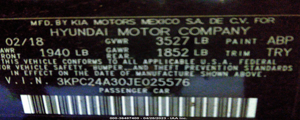 3KPC24A30JE025576 2018 HYUNDAI ACCENT photo no. 9