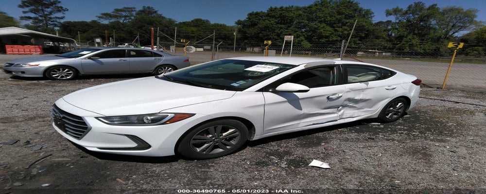 5NPD84LF0HH015758 2017 HYUNDAI ELANTRA photo no. 2