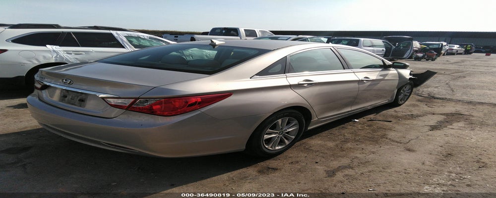 5NPEB4AC2BH011958 2011 HYUNDAI SONATA photo no. 4