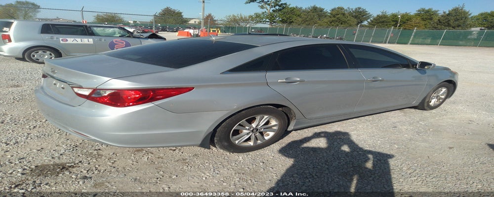 5NPEB4ACXBH212619 2011 HYUNDAI SONATA photo no. 4