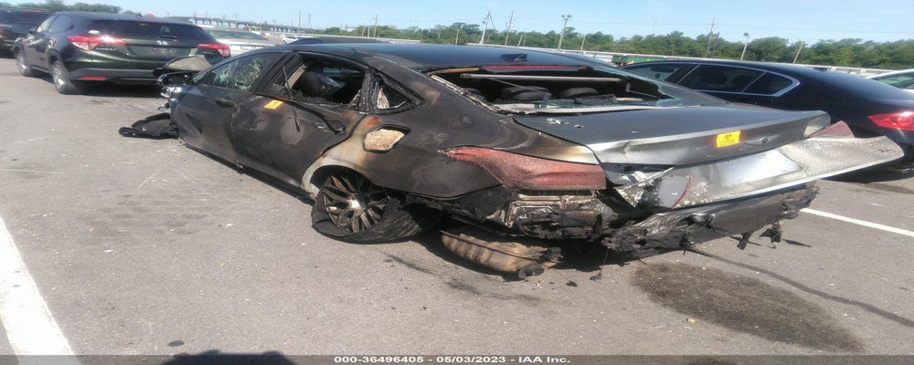 KMHGN4JE9FU016342 2015 HYUNDAI GENESIS photo no. 3