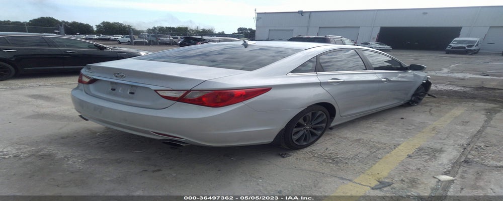 5NPEC4AC6BH255593 2011 HYUNDAI SONATA photo no. 4