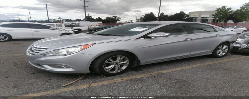5NPEC4AC2BH124662 2011 HYUNDAI SONATA photo no. 2