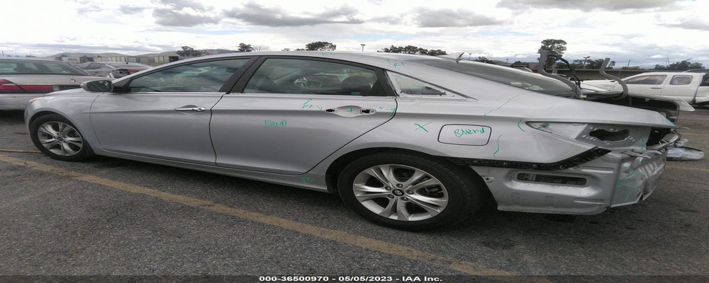 5NPEC4AC2BH124662 2011 HYUNDAI SONATA photo no. 3