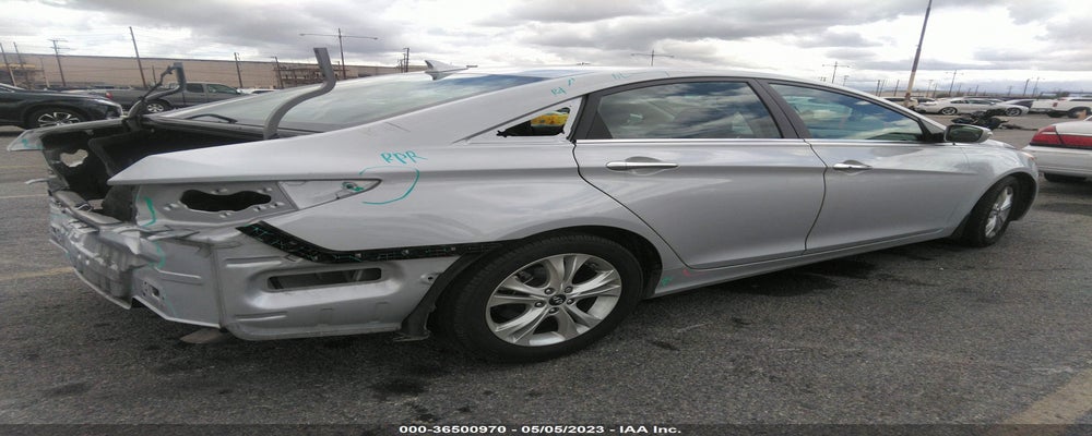 5NPEC4AC2BH124662 2011 HYUNDAI SONATA photo no. 4
